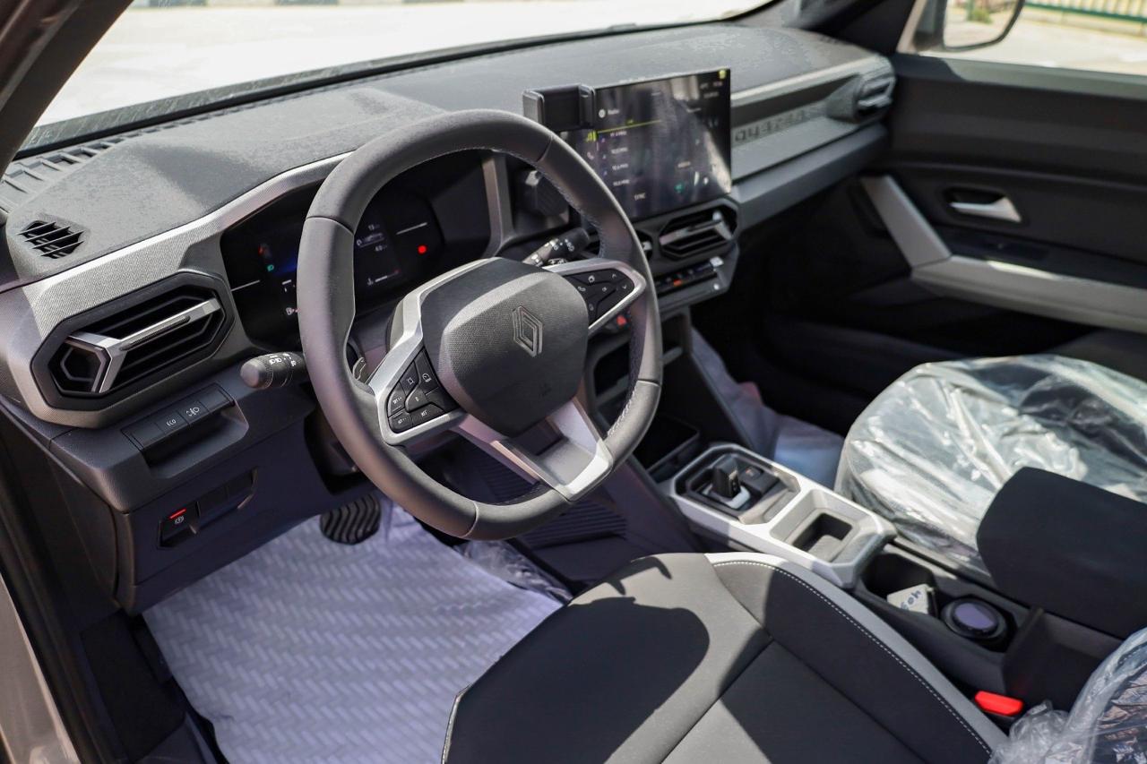 Salon Renault Duster 3: rul, torpedo i ekran multimedia OpenR